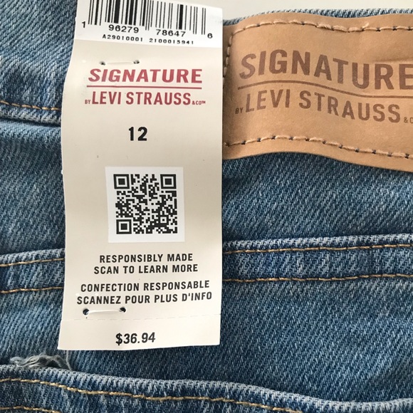 Signature Levi High-Rise Kick Boot - Picture 5 of 7